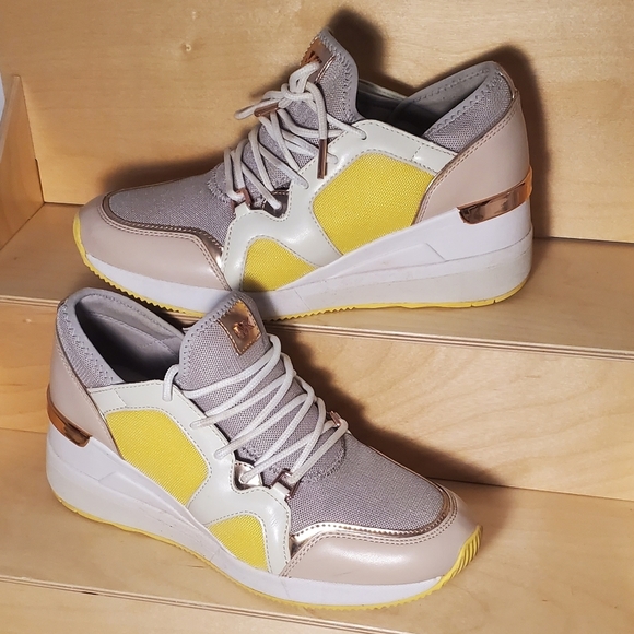 Michae Kors Liv wedge sneaker size 8.5m sku 0065 - Picture 3 of 7